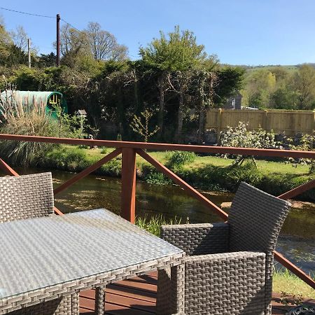 Pet Friendly Riverside Static Caravan Cheddar Exteriör bild