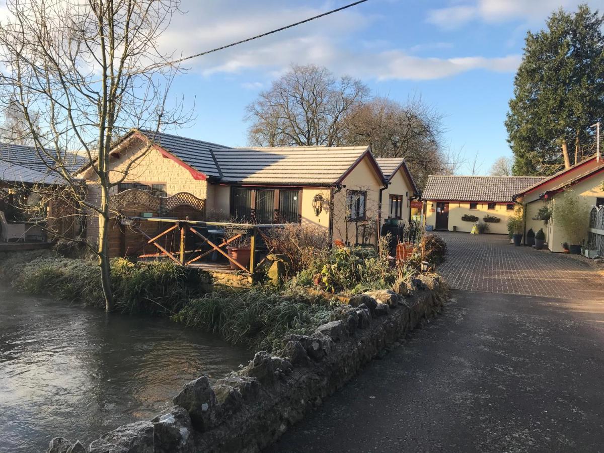 Pet Friendly Riverside Static Caravan Cheddar Exteriör bild