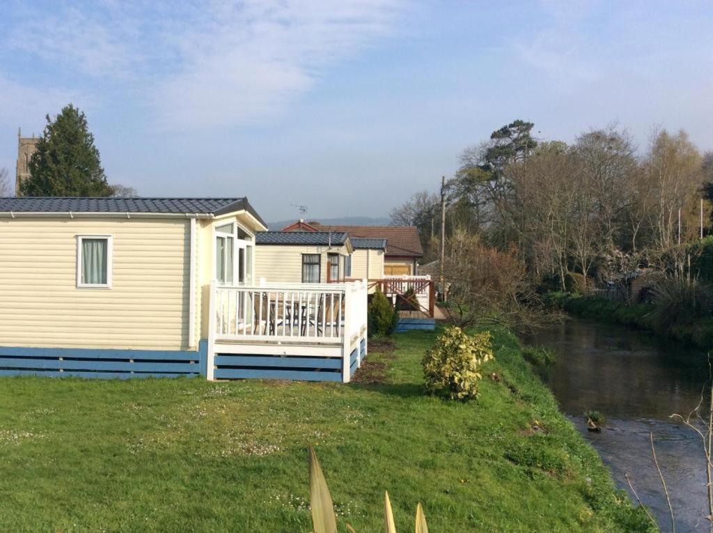 Pet Friendly Riverside Static Caravan Cheddar Exteriör bild