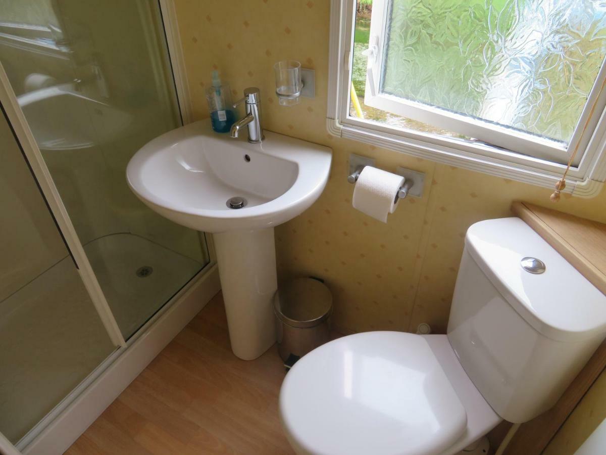 Pet Friendly Riverside Static Caravan Cheddar Exteriör bild