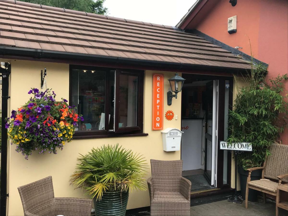 Pet Friendly Riverside Static Caravan Cheddar Exteriör bild